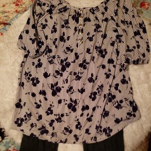 Woman’s Short sleeve blouse by Notations Large